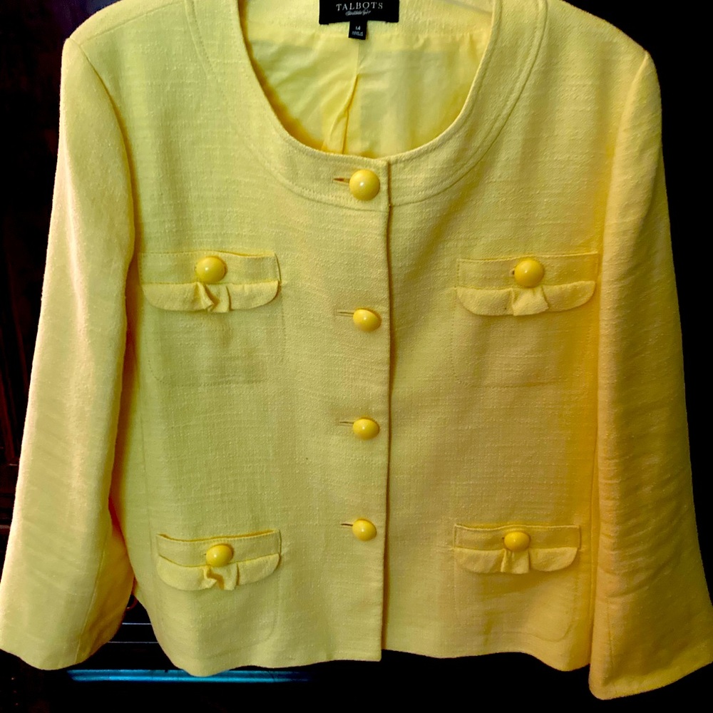 Jacket is linen. Three qtr. sleeves. Pockets. Has silk lining.nice style